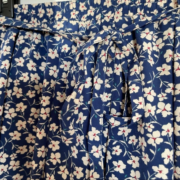 Forever 21 blue floral mini skort size M - Picture 15 of 16